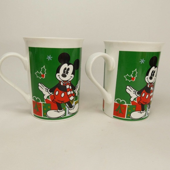 Two (2) Mickey Mouse Christmas Coffee Mug Cup Walt Disney Green Red White UEJY# - Picture 4 of 14